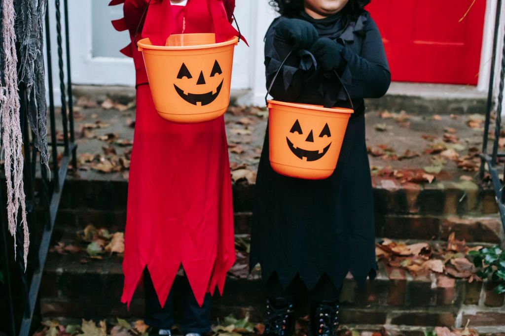 Kids Trick or Treating in Lexington, Va